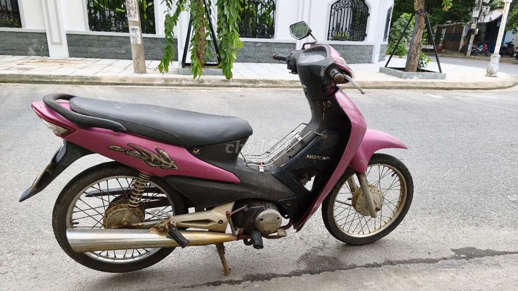 Honda Wave: надежный тихий мотор, старый внешний вид, недорого