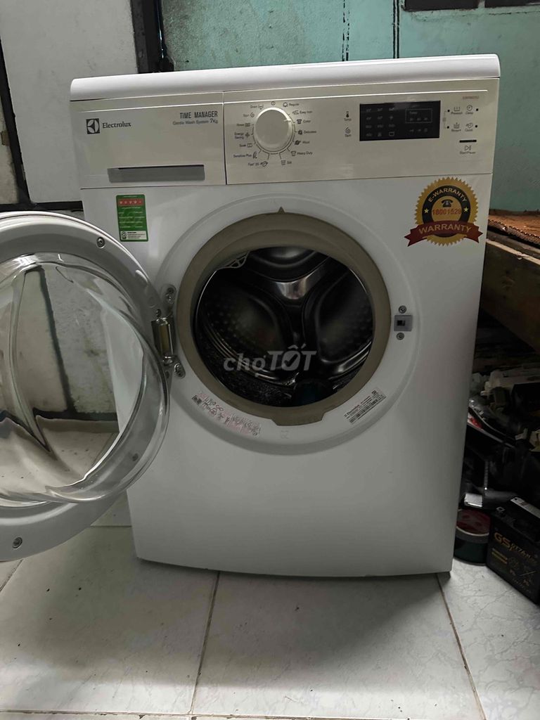 cần bán máy giặt electrolux 7kg xài rất ok. Mua bán Máy giặt tại Quận 7 Tp Hồ Chí Minh được đăng bởi Hắc Hổ hình 3