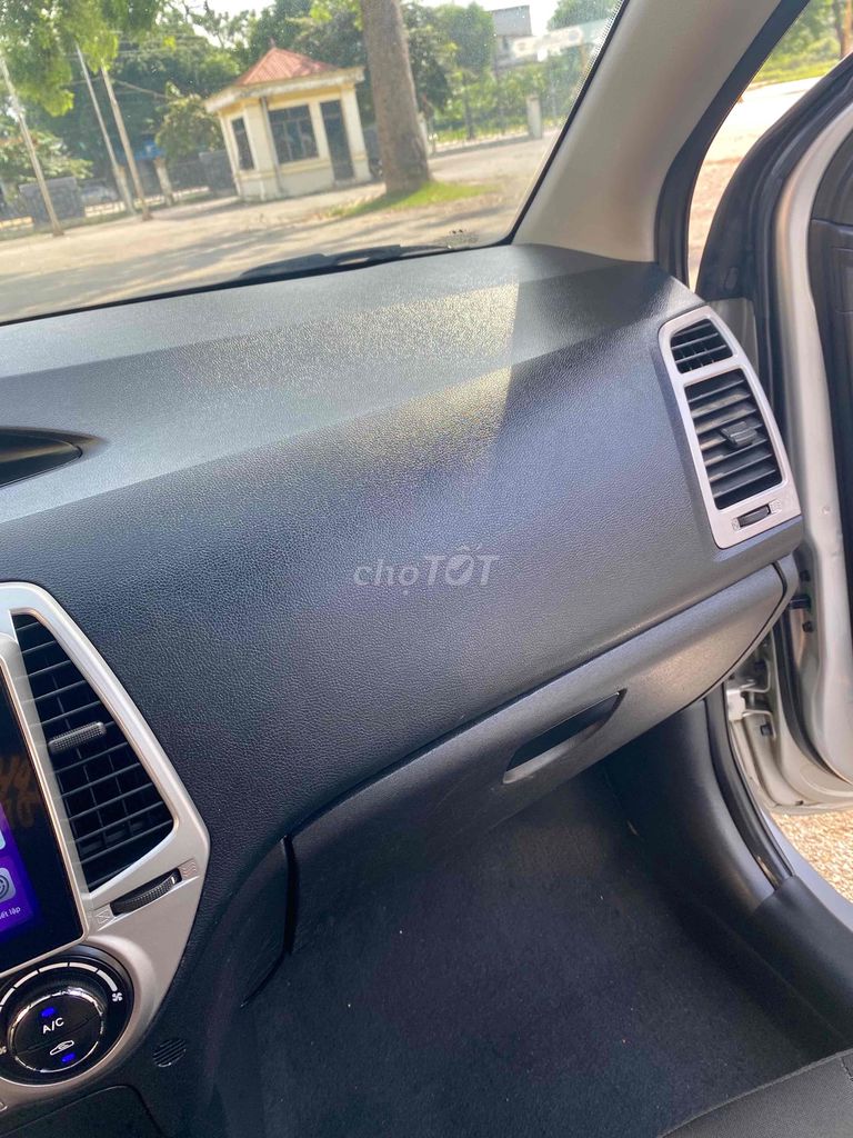 Hyundai i20 2012 1.4 AT - 125000 km. Mua bán Ô tô tại Thành phố Việt Trì Phú Thọ được đăng bởi Nguyễn Tùng Ô Tô Cũ  hình 10