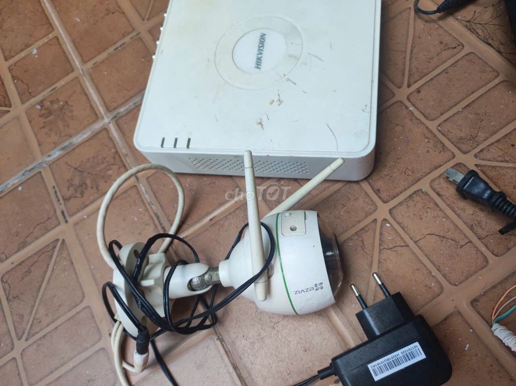 Hệ thống camera Hikvision Trắng 6 mắt. Mua bán Máy ảnh, Máy quay tại Quận Liên Chiểu Đà Nẵng được đăng bởi Tuong hình 1