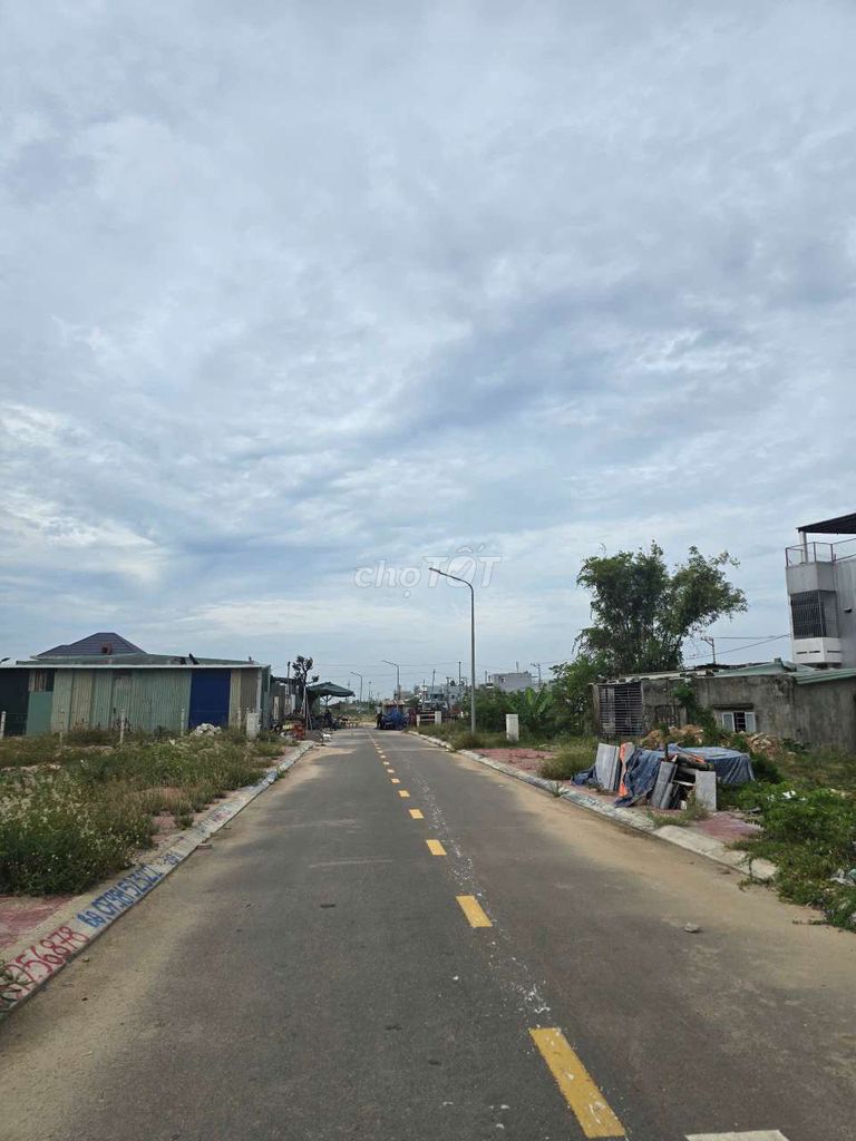 Bán lô biệt thự phường nhơn phú, quy nhơn, gần cây xăng 28 Bán lô biệt thự phường nhơn phú, quy nhơn, gần cây xăng 28