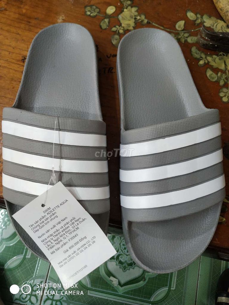 Dép đúc chính hãng adidas sz 42 êm nhẹ