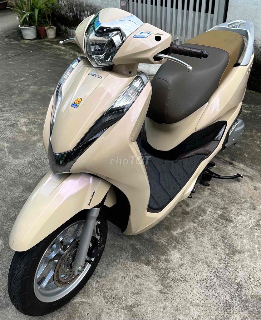 Honda Lead 125 2018 Smartkey Vàng kem. Mua bán Xe máy tại Quận Ninh Kiều Cần Thơ được đăng bởi Cửa Hàng Xe Nhật Tài hình 2
