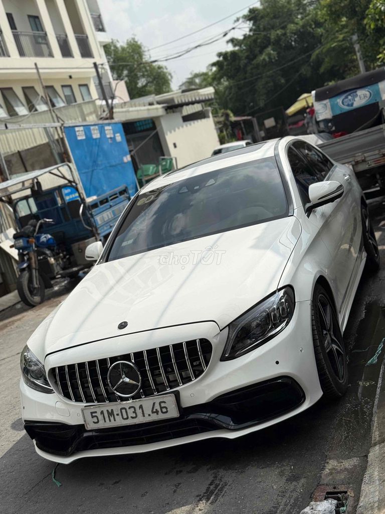 Mercedes Benz C300 AMG - 6Vạn . model 2020. Mua bán Ô tô tại Quận 7 Tp Hồ Chí Minh được đăng bởi Thông Sport  hình 1