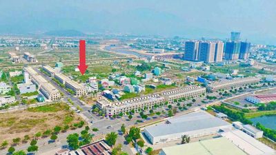 CẦN BÁN NHANH LÔ ĐẤT TRỤC THÔNG DÀI ĐẾN 10 TÒA CHUNG CƯ THE ORI