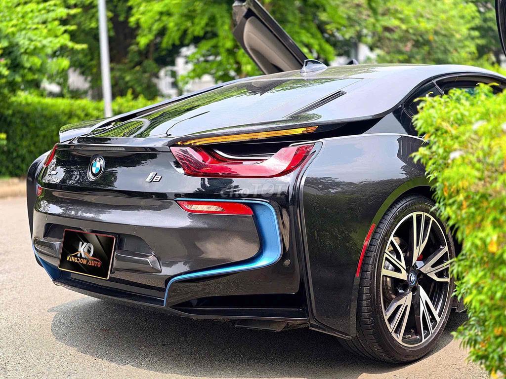 BMW i8 2015 титановый серый эксклюзив отличная цена