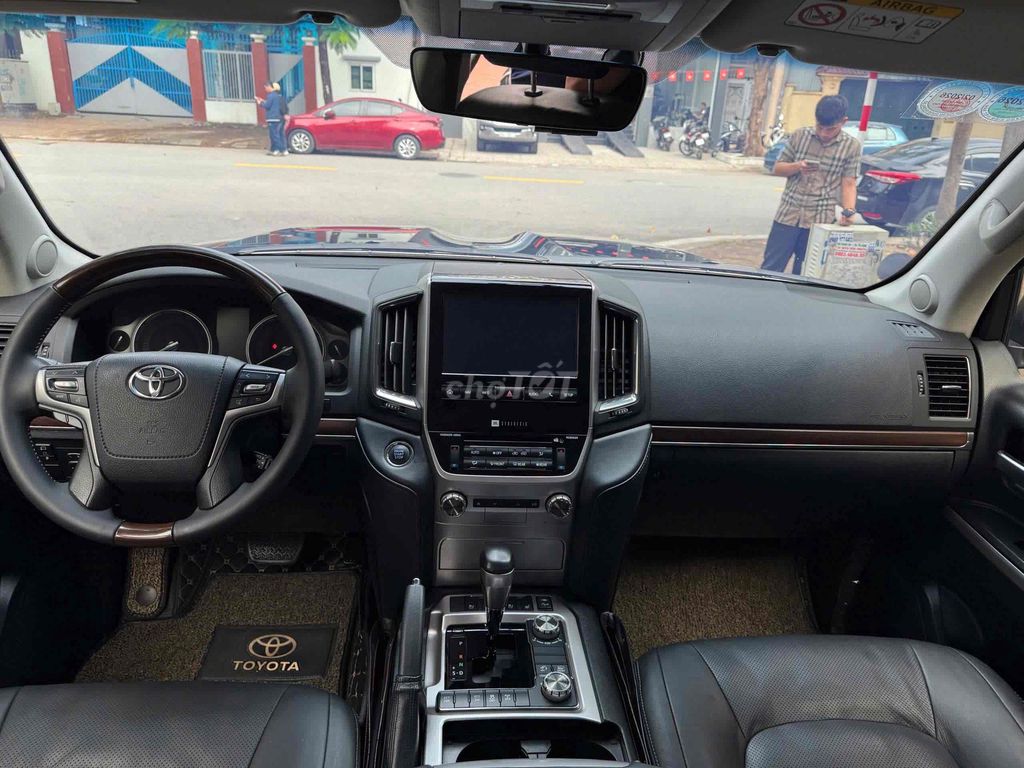 Toyota Land Cruiser V8 2019 Đen 80000 km. Mua bán Ô tô tại Quận Cầu Giấy Hà Nội được đăng bởi Cao Quý hình 9