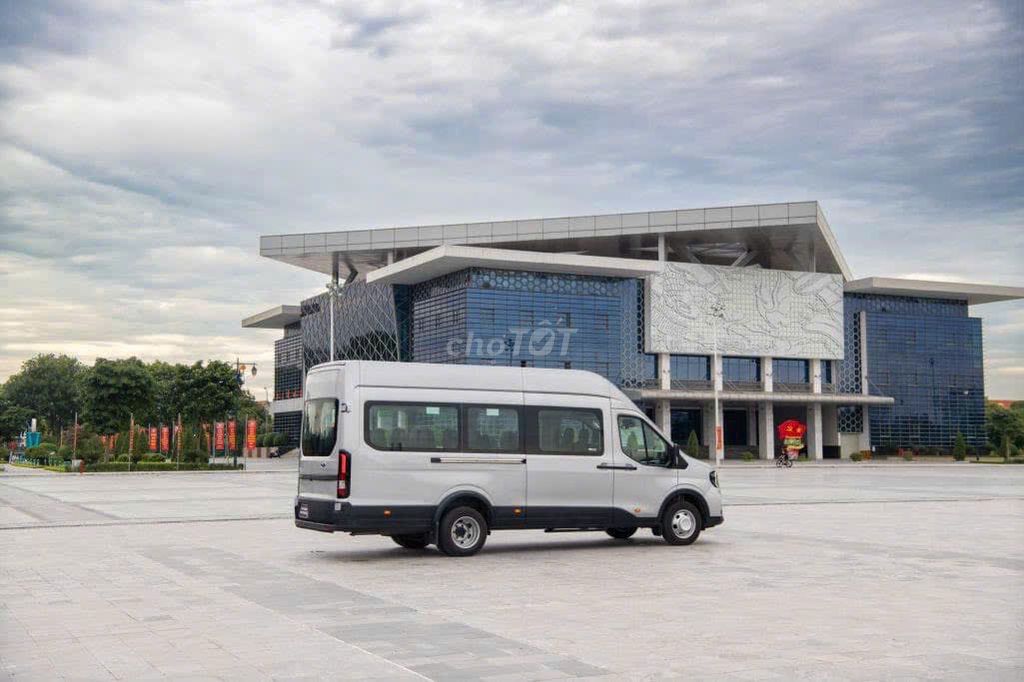 Ford Transit 18c Bạc,trắng giá tốt giao ngay. Mua bán Ô tô tại Quận Bình Tân Tp Hồ Chí Minh được đăng bởi Khiêm Ford Phú Mỹ hình 2