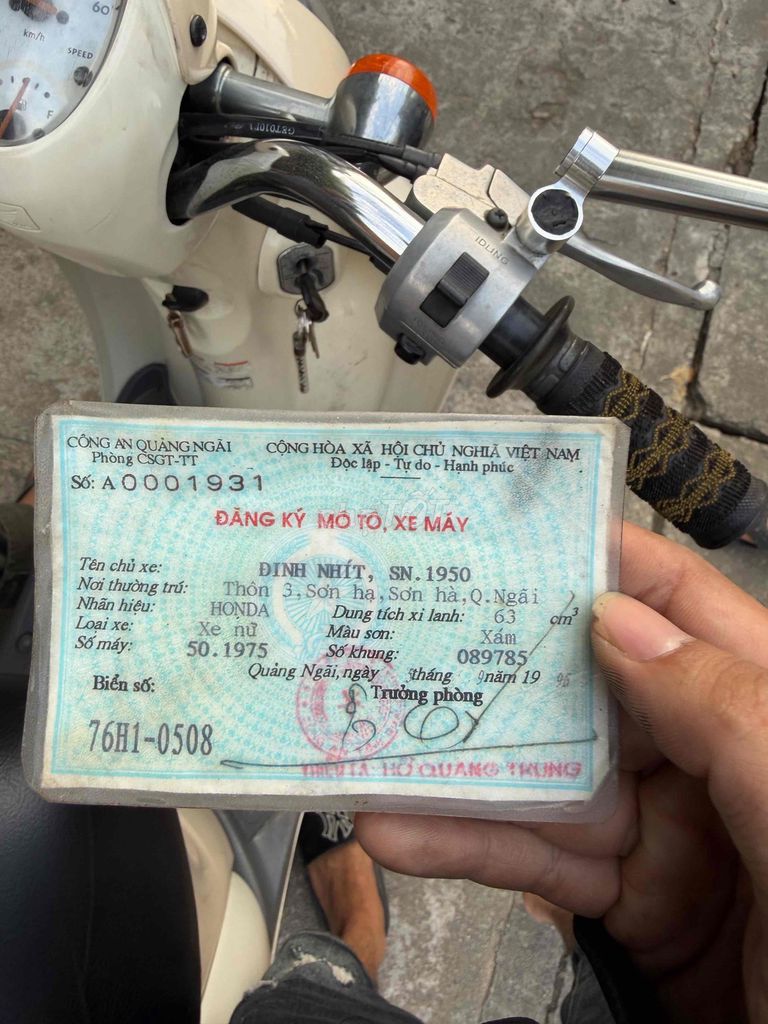 Honda Scoopy 50cc màu Kem. Mua bán Xe máy tại Thành phố Quảng Ngãi Quảng Ngãi được đăng bởi Hien hình 12