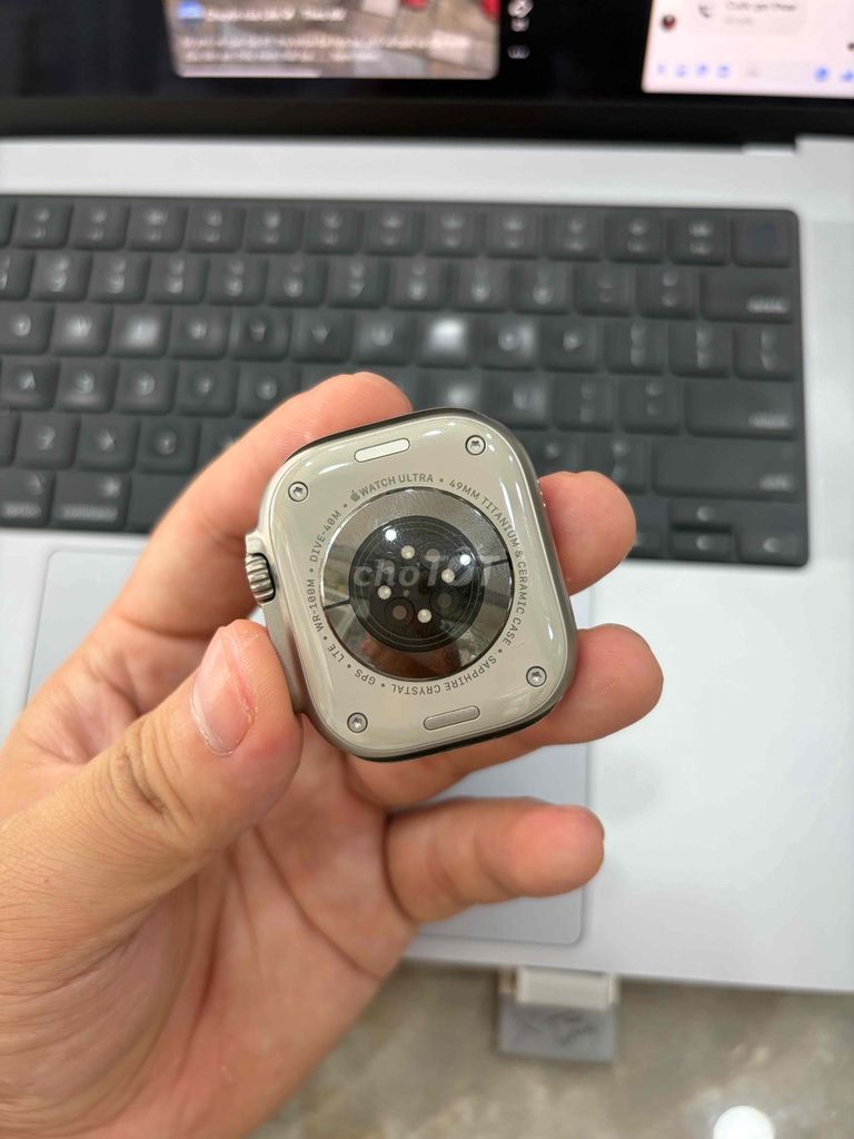 Apple Watch Ultra 2 Titanium Bạc. Mua bán Thiết bị đeo thông minh tại Huyện Thanh Trì Hà Nội được đăng bởi Đoàn Xuân Tùng hình 1