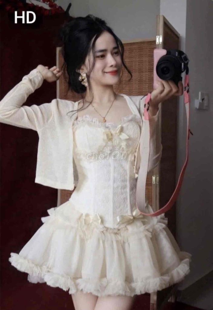 Đầm cúp ngực Nữ Vải Trắng size M. Mua bán Quần áo tại Thành phố Lào Cai Lào Cai được đăng bởi Nguyễn Hà Anh hình 1