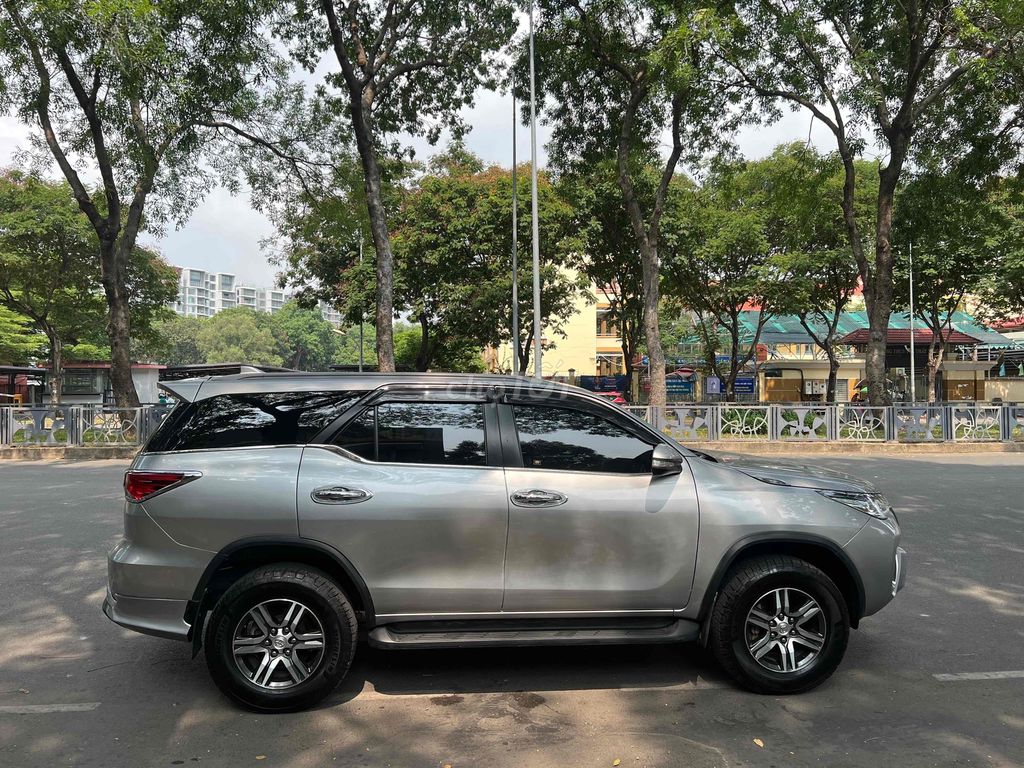 Toyota Fortuner 2019 2.7V 4x2 AT - 100000 km. Mua bán Ô tô tại Quận Tân Phú Tp Hồ Chí Minh được đăng bởi Huỳnh Thành hình 4