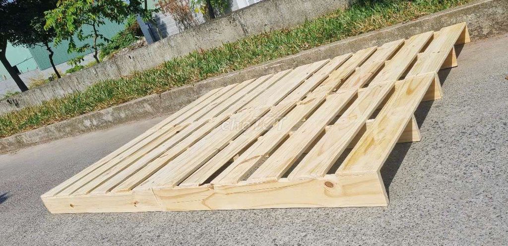 Giường pallet Gỗ thông nhập khẩu Vàng gỗ tự nhiên. Mua bán Giường, chăn ga gối nệm tại Quận 12 Tp Hồ Chí Minh được đăng bởi trinhtrung hình 1
