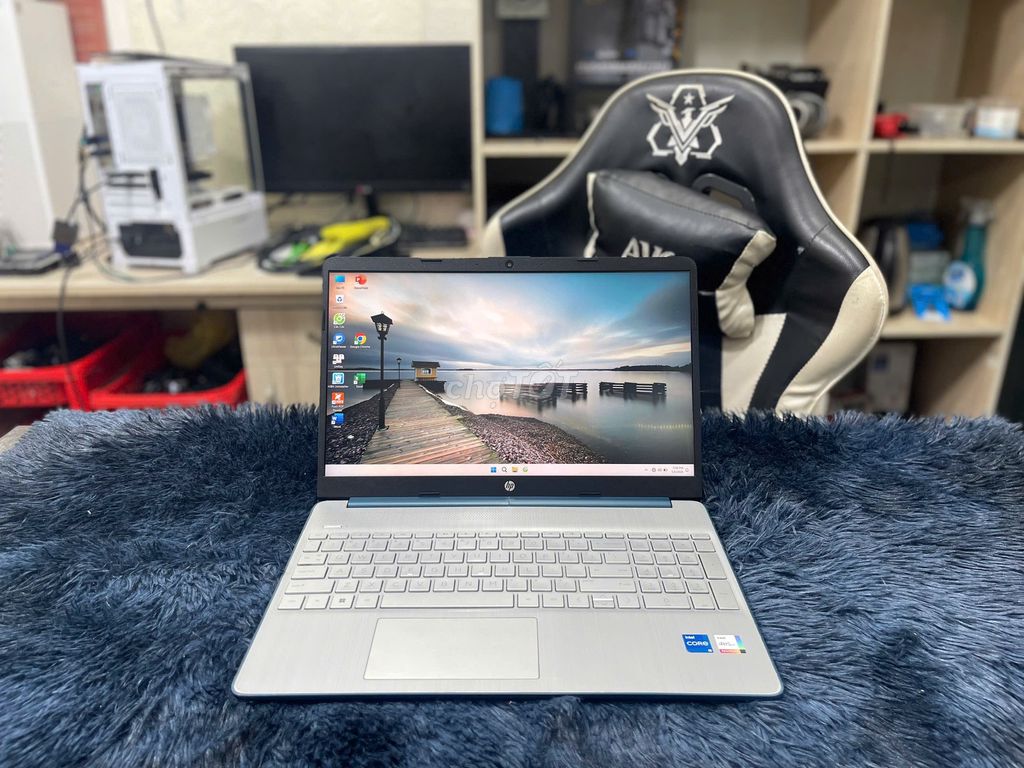 HP-15S (I5-1235U/ RAM 8GB/ SSD 512GB/ 15.6"FHD). Mua bán Laptop tại Thành phố Thủ Dầu Một Bình Dương được đăng bởi LAPTOP HUỲNH PHÁT hình 1
