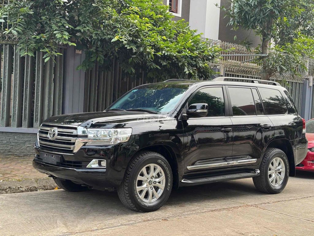 Toyota Land Cruiser V8 2019 Đen 80000 km. Mua bán Ô tô tại Quận Cầu Giấy Hà Nội được đăng bởi Cao Quý hình 3