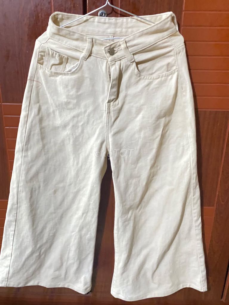 Quần jean Nữ Ống rộng Kem size S. Mua bán Quần áo tại Huyện Phú Riềng Bình Phước được đăng bởi Kim Ánh hình 1