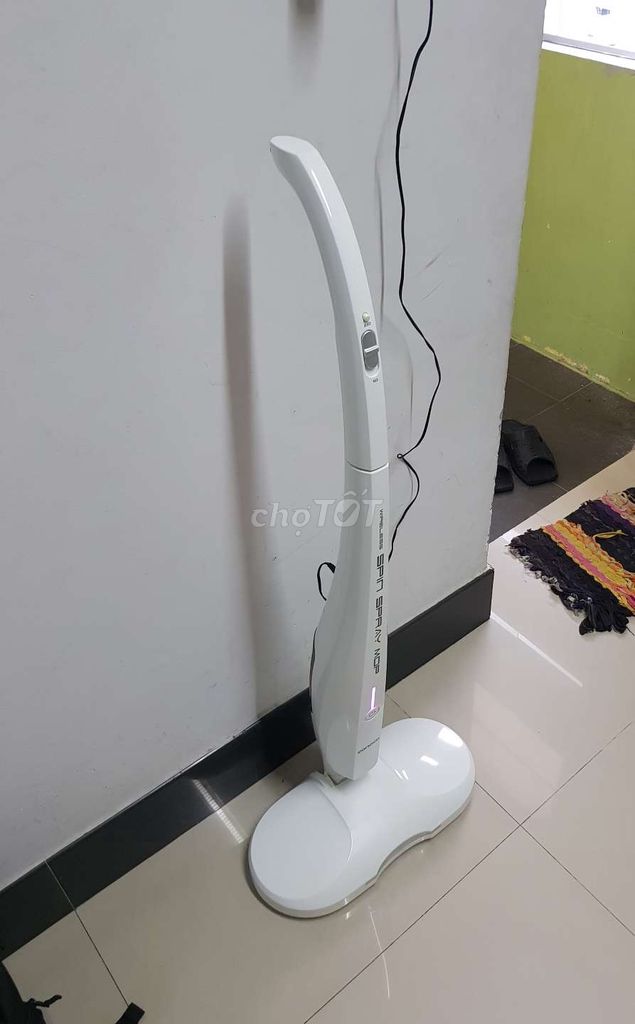 Máy lau nhà Duo Mop, đèn Led, phun nước tự động.