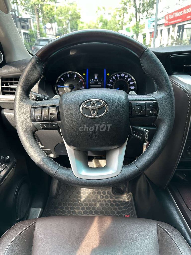 Toyota Fortuner 2.4G AT,máy dầu,tư động,2019 NK. Mua bán Ô tô tại Quận Tân Bình Tp Hồ Chí Minh được đăng bởi Nam hình 12