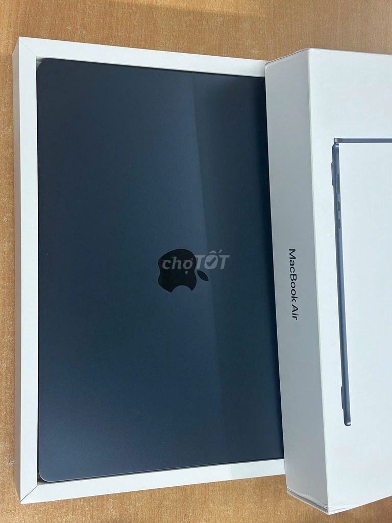 Apple MacBook Air M4 15 inch 16GB/256GB Đã sử dụng. Mua bán Laptop tại Quận 3 Tp Hồ Chí Minh được đăng bởi Ngoc Dung hình 1