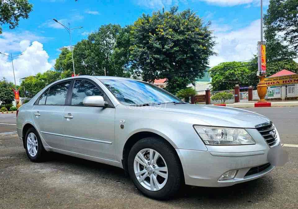 Hyundai Sonata 2010 2.0L MT. Mua bán Ô tô tại Huyện Chư Sê Gia Lai được đăng bởi Tấn Sang hình 1