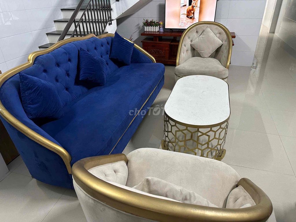 Pass Bộ sofa Cổ điển cách tân hiện đại 95%. Mua bán Bàn ghế tại Quận Cẩm Lệ Đà Nẵng được đăng bởi Hoang Vy hình 1