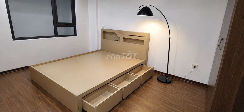 Giường ngủ gỗ 1.6m x 2m 3 ngăn kéo. Mua bán Giường, chăn ga gối nệm tại Quận Long Biên Hà Nội được đăng bởi Nguyen Thi Hoai Thu hình 1