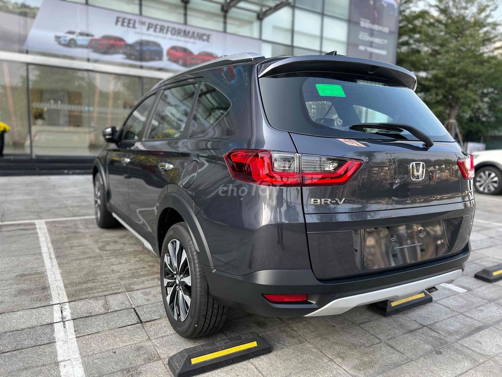Honda BRV L Xám, 1 xe giao ngay, cho vay 85% giá. Mua bán Ô tô tại Quận 7 Tp Hồ Chí Minh được đăng bởi Honda Ôtô Quận 7 hình 4