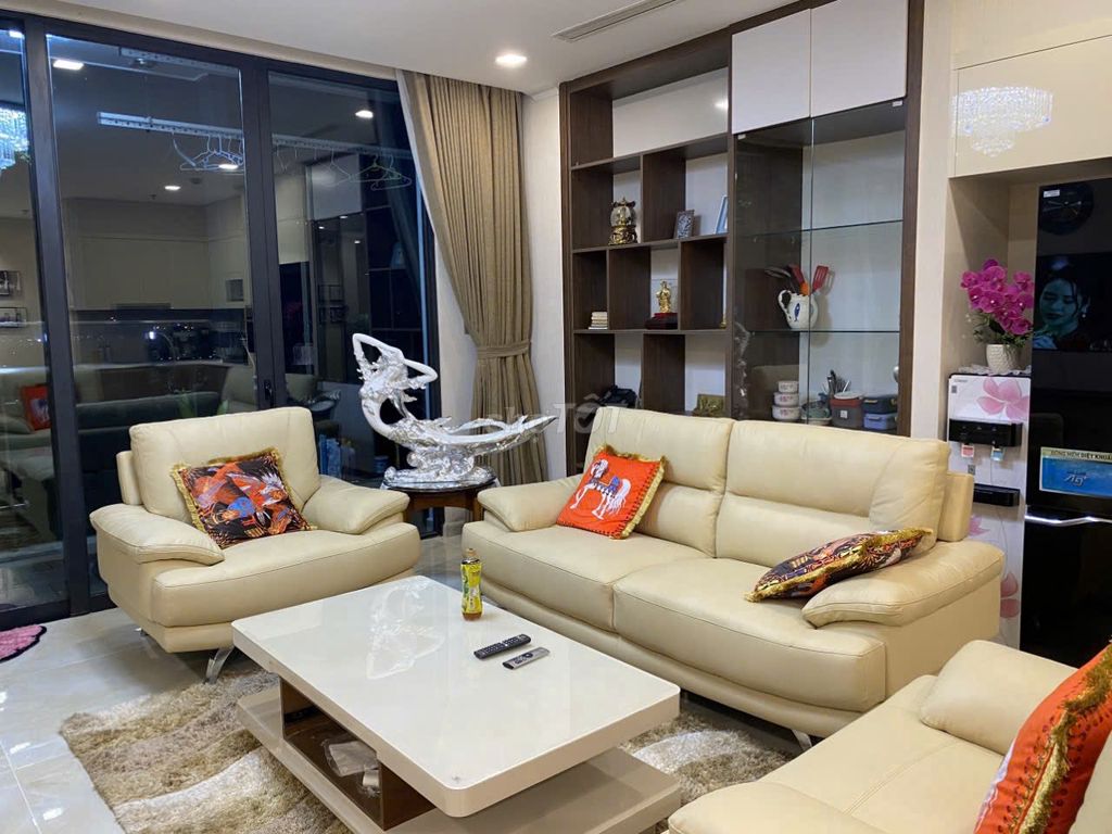 ++ Cho thuê 3PN - 104 m2 - giá 32tr tại Vinhomes Golden River