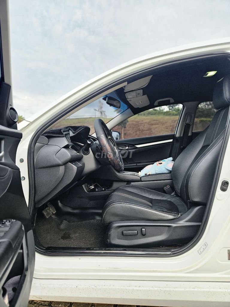 Honda Civic Bản G 2020 màu trắng, số tự động. Mua bán Ô tô tại Thành phố Gia Nghĩa Đắk Nông được đăng bởi trần quang tiến hình 5