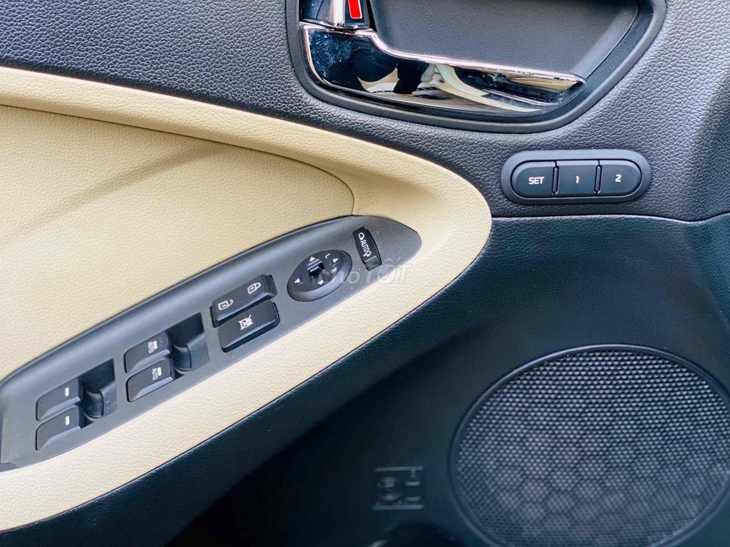 Kia Cerato 2018 1.6AT Trắng Odo 7v Cực Đẹp Giá Tốt. Mua bán Ô tô tại Thành phố Dĩ An Bình Dương được đăng bởi Trương Công Lý hình 14