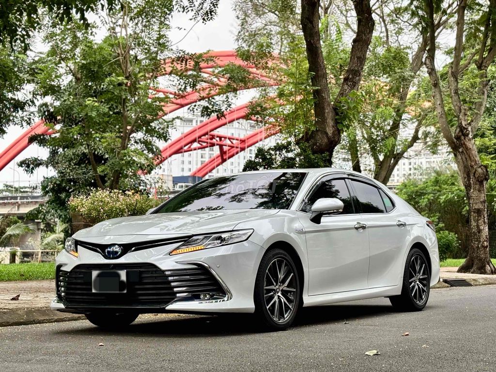 Toyota Camry 2023 2.5HV - 46821 km. Mua bán Ô tô tại Quận 7 Tp Hồ Chí Minh được đăng bởi Trần Kim Thanh hình 3