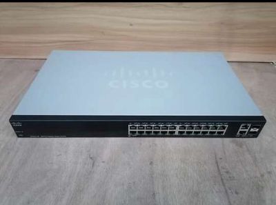 Bàn switch quản lý Cisco 24 cổng Gigabit web