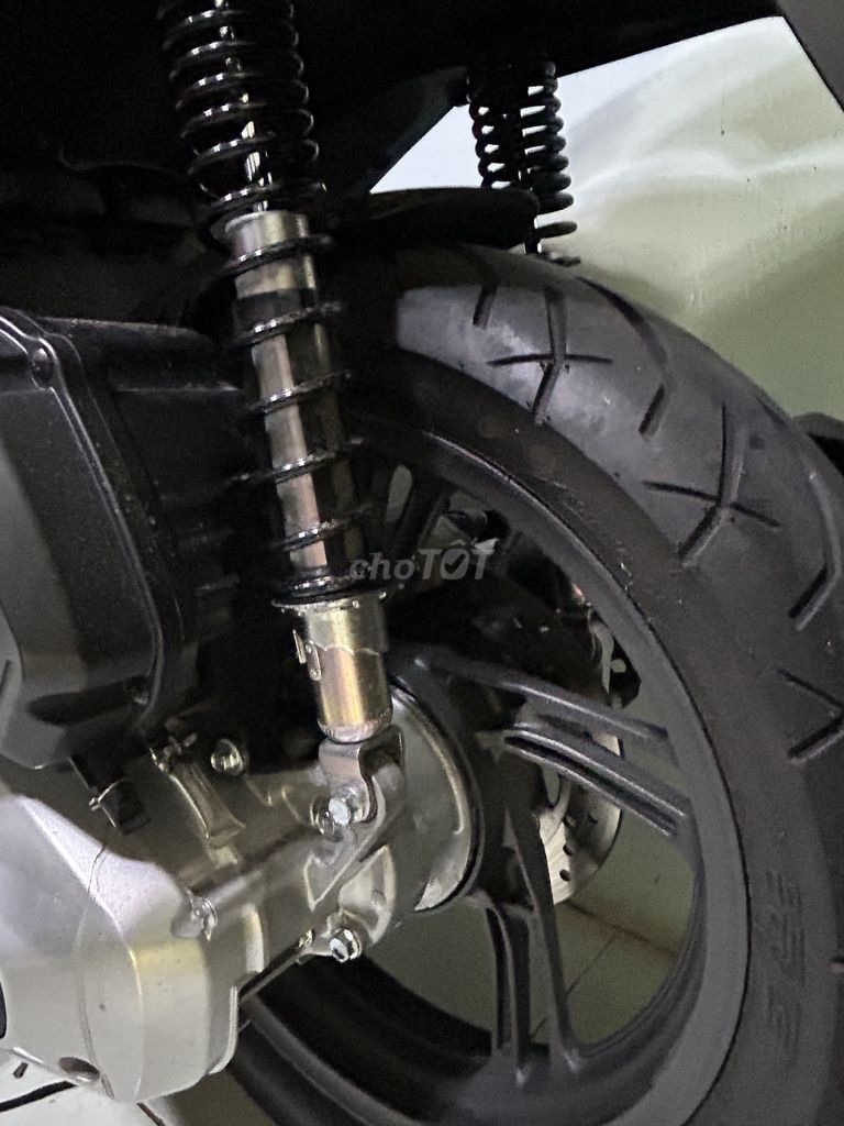 Sh 125 cbs 6k km ko qua cò lái xe như hãng. Mua bán Xe máy tại Quận Bình Tân Tp Hồ Chí Minh được đăng bởi Nhân Chia Cộng Trừ hình 5