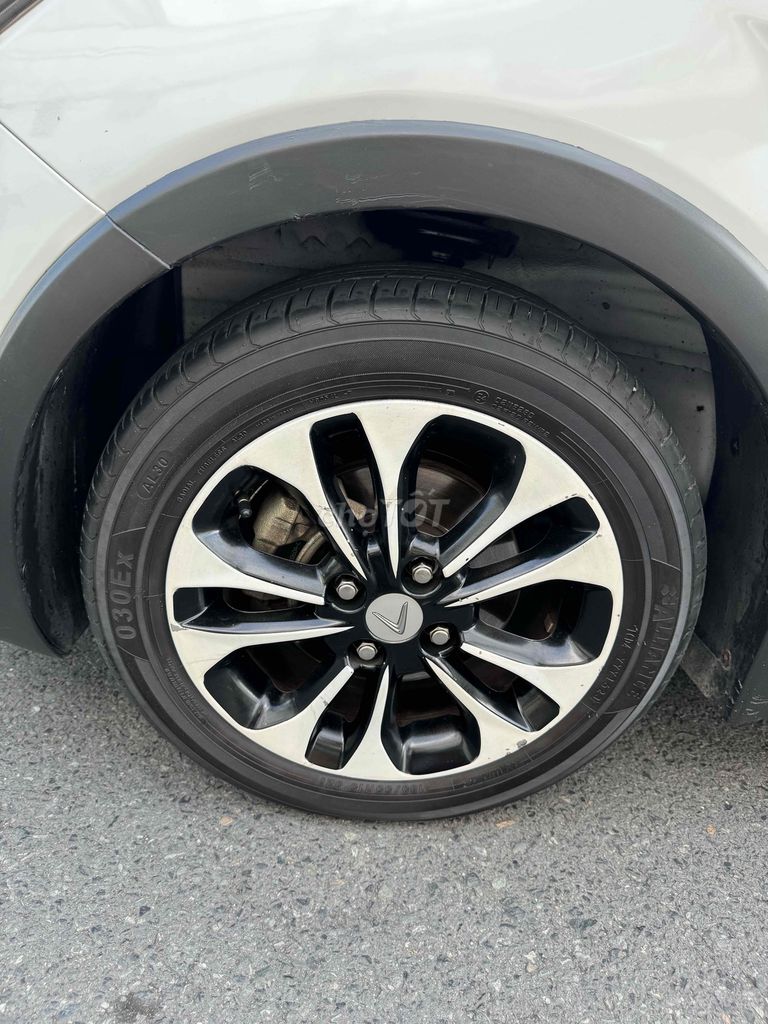 VinFast Fadil 2020 1.4 AT Plus - 60000 km