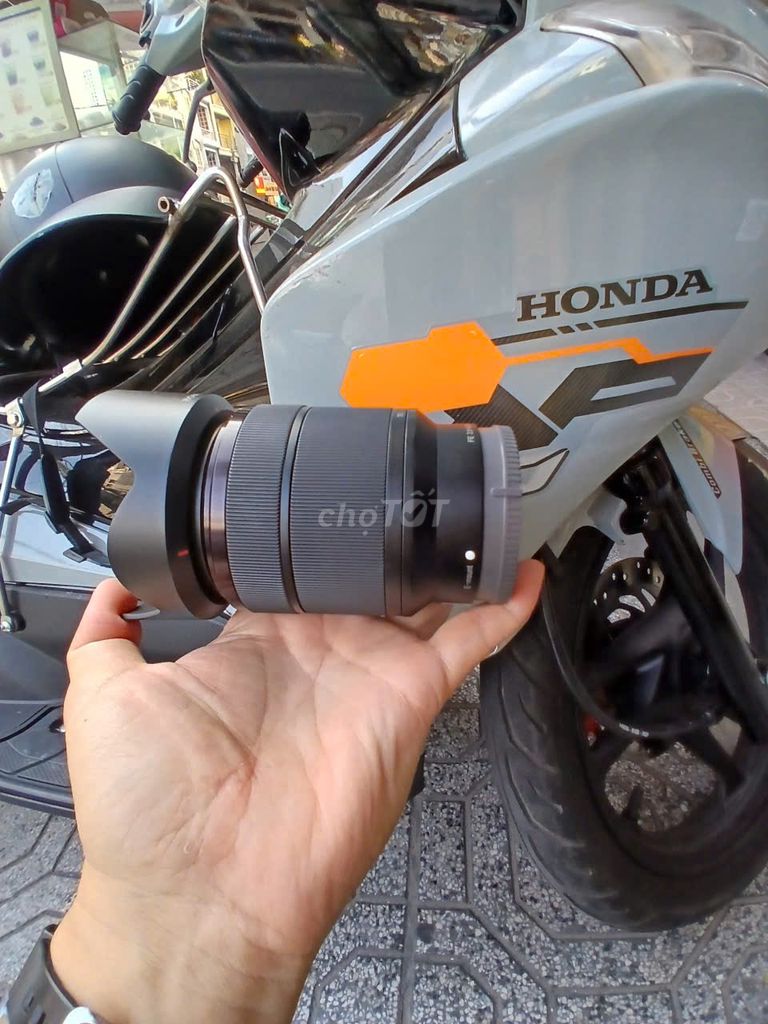 Ống kính Sony FE 3.5-5.6/28-70 Đen. Mua bán Máy ảnh, Máy quay tại Quận Bình Thạnh Tp Hồ Chí Minh được đăng bởi A nhiệp hình 1