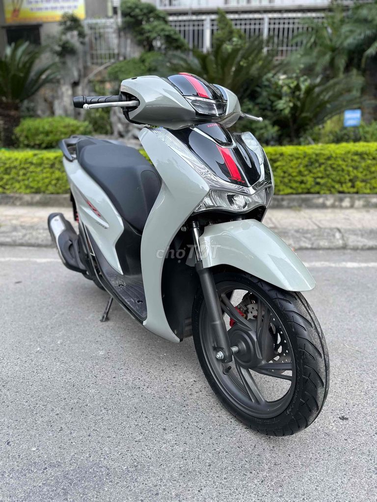 Honda SH 160 Abs 2023 - lướt mới 29C2-035.95. Mua bán Xe máy tại Quận Hoàng Mai Hà Nội được đăng bởi Xe Máy Quân Oanh  hình 1