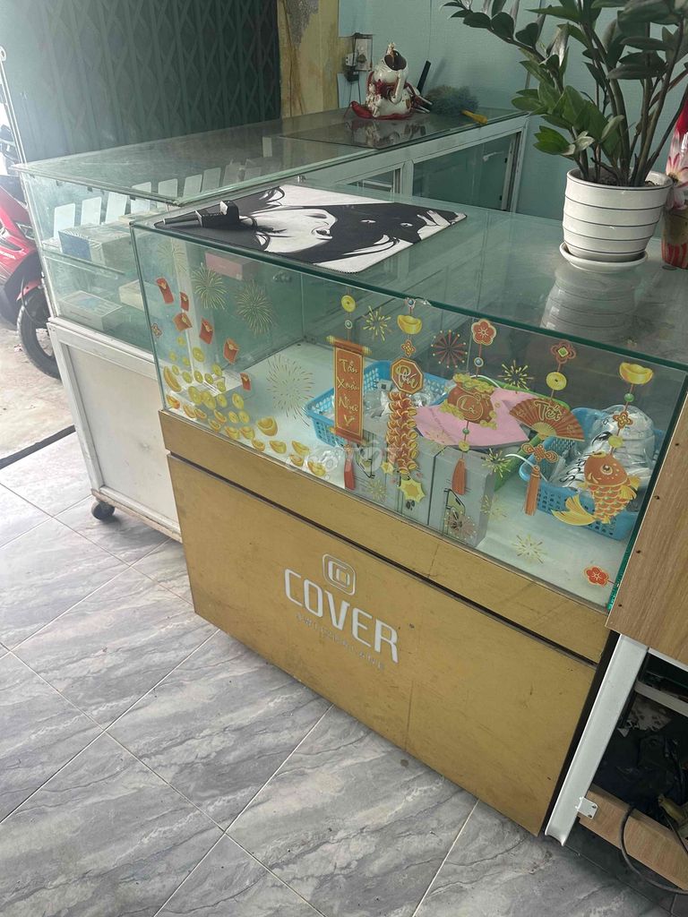 Tủ trưng bày Kính Gỗ Nâu Trắng. Mua bán Tủ, kệ gia đình tại Huyện An Dương Hải Phòng được đăng bởi Mai Quyền hình 1