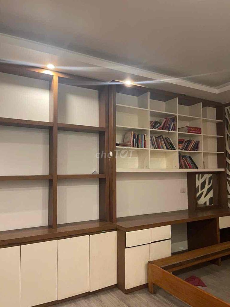 Bàn học kèm giá sách Gỗ An Cường MDF veneer óc chó. Mua bán Bàn ghế tại Quận Thanh Xuân Hà Nội được đăng bởi Thư Thư hình 1