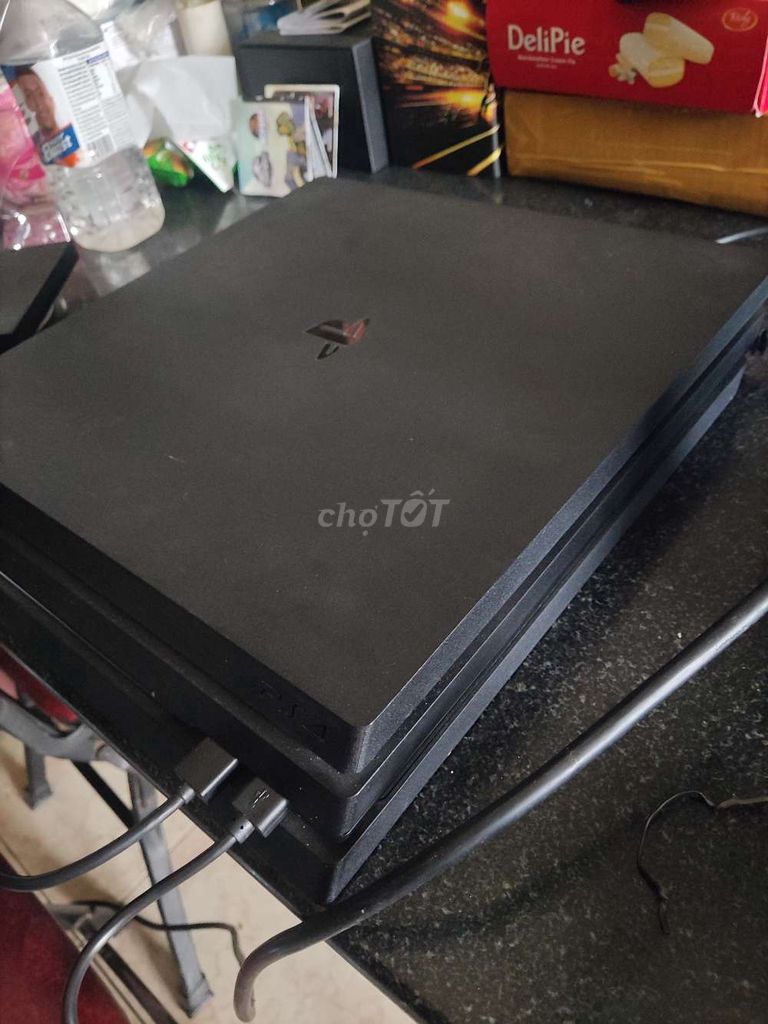 Sony PS4 Pro 1TB Đen 4K HDR kèm 2 tay cầm. Mua bán Thiết bị chơi game tại Thành phố Bà Rịa Bà Rịa - Vũng Tàu được đăng bởi sang hình 1