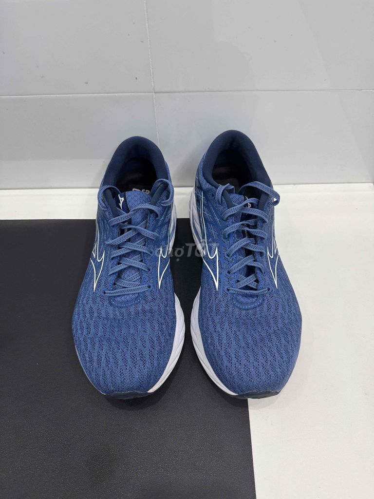 Giày chạy bộ Mizuno Wave Inspire 20 Size 42,5. Mua bán Giày dép tại Quận Gò Vấp Tp Hồ Chí Minh được đăng bởi Hợp Lê hình 3
