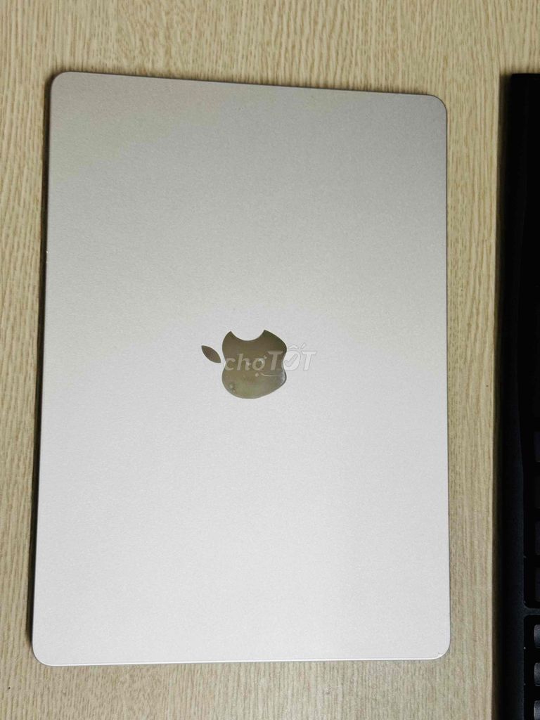 Apple Macbook Air M2 16GB/256GB. Mua bán Laptop tại Quận Ba Đình Hà Nội được đăng bởi Nguyen  hình 1