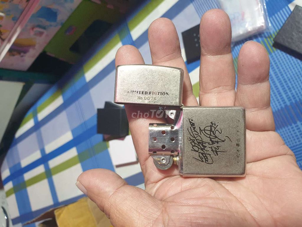 mình cần bán 1 cái zippo usa đời số 14 la mả