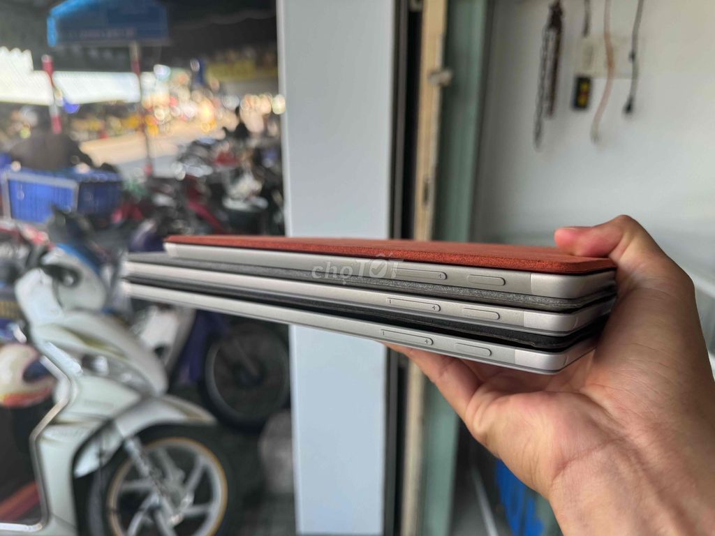 Microsoft Surface Go 3 i3 8GB/128GB Bạc + thẻ 512g. Mua bán Máy tính bảng tại Thành phố Nha Trang Khánh Hòa được đăng bởi Long hình 1