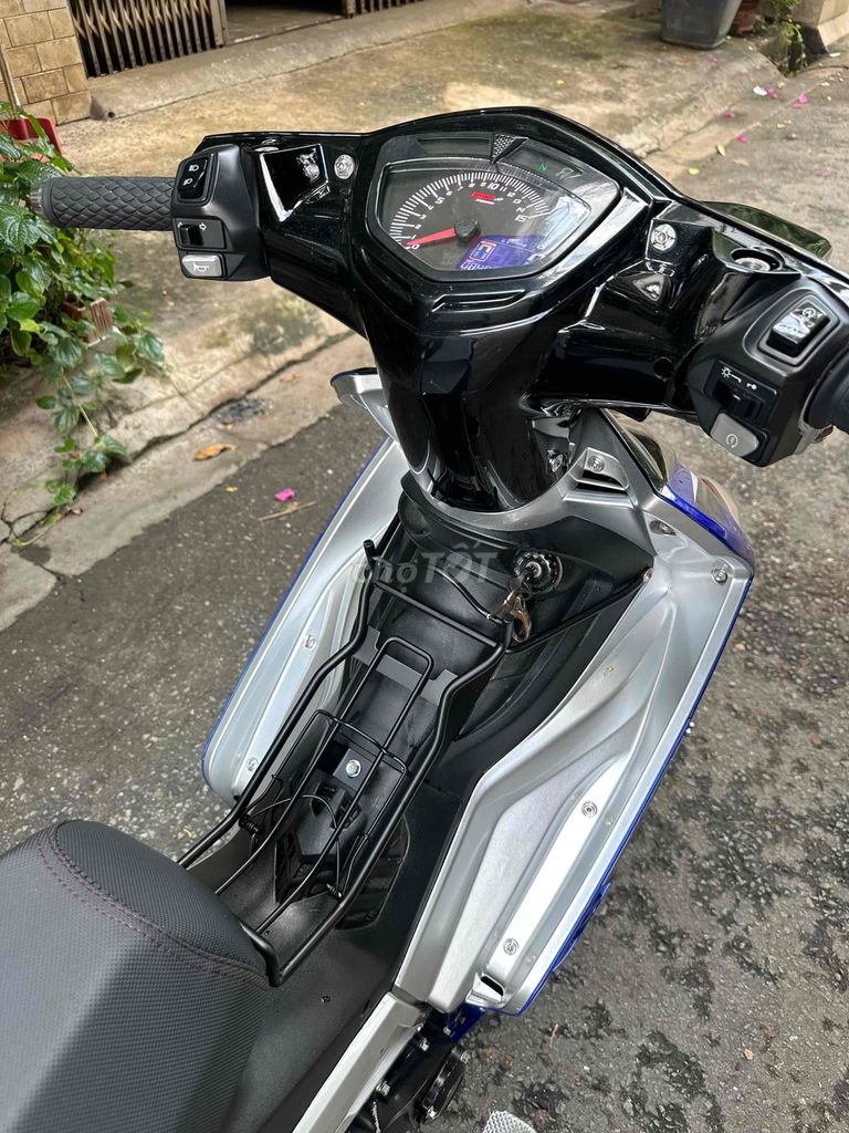Yamaha Exciter синий серебристый черный