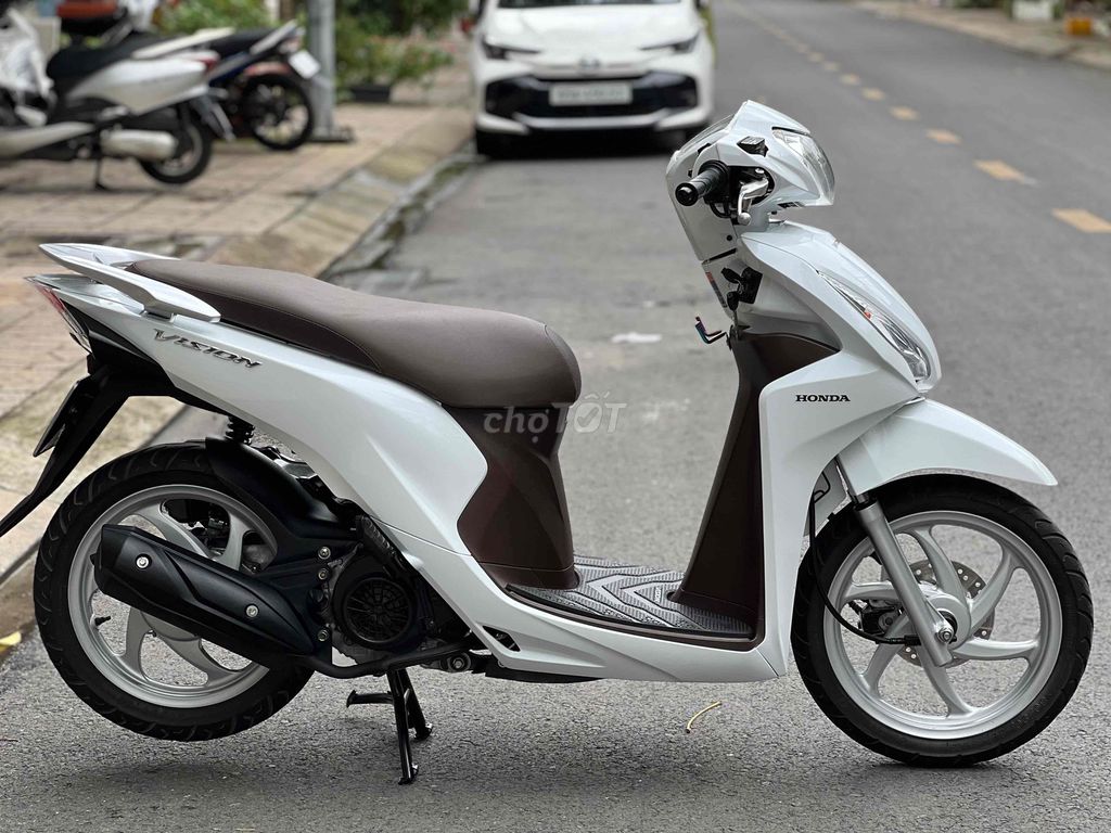 Honda Vision 2017 Trắng Nâu. Mua bán Xe máy tại Quận Ô Môn Cần Thơ được đăng bởi Huỳnh Thắng hình 3