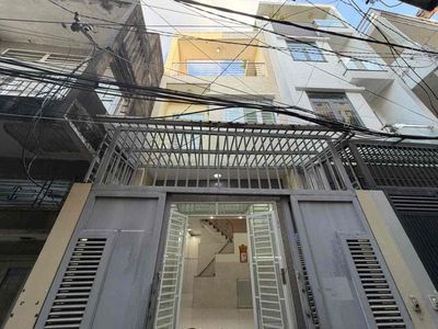 Chính Chủ bán nhà 686/17/24 CMT8 4x12 3 tầng , xe hơi vào nhà