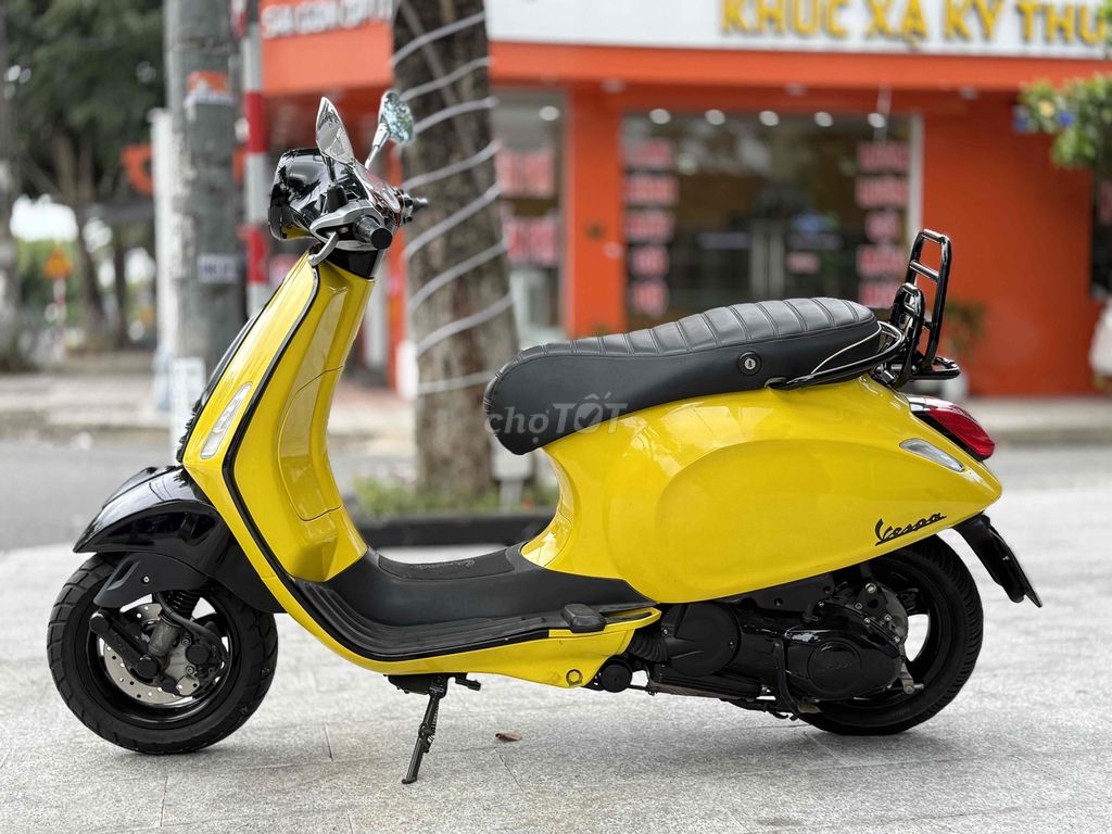 🔆 Vespa Primavera 2016 Vàng siêu đẹp .. Mua bán Xe máy tại Quận Cẩm Lệ Đà Nẵng được đăng bởi XE MÁY XUÂN TRUNG                      Bán Xe Trả Góp hình 6