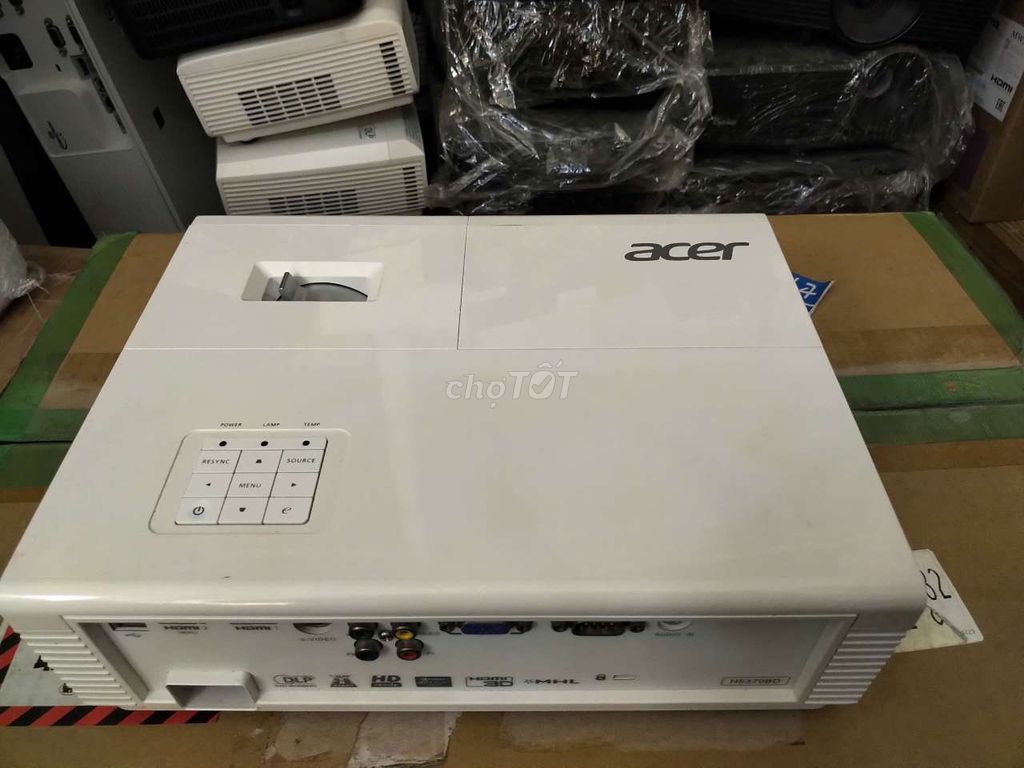 Máy chiếu HD xem phim Acer