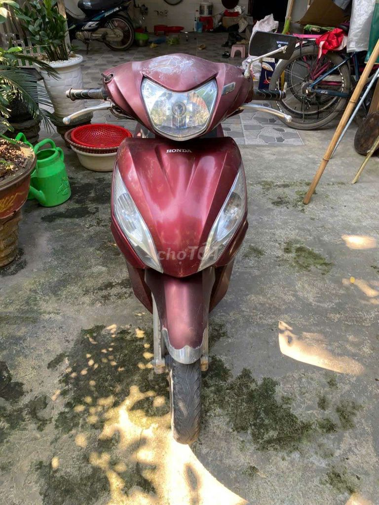 Honda Vision 2013 màu Đỏ. Mua bán Xe máy tại Quận 4 Tp Hồ Chí Minh được đăng bởi Nguyễn minh phước hình 3