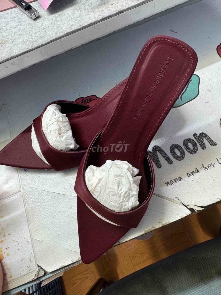 Guốc cao gót Nữ Leeyidari Đỏ đô 38 Satin 6cm. Mua bán Giày dép tại Quận 12 Tp Hồ Chí Minh được đăng bởi tiểu vy hình 1